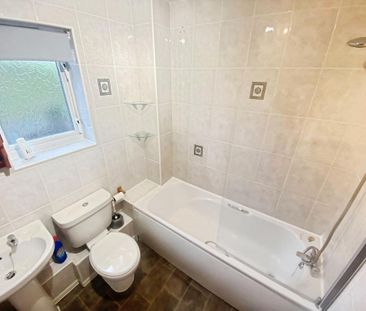 2 bedroom semi-detached house to rent - Photo 5