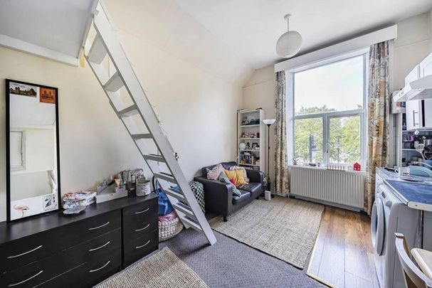 Studio to rent - Photo 1