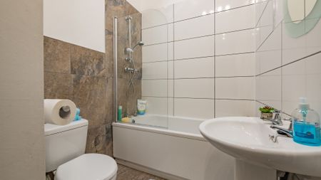 Ashville Terrace, Leeds - Photo 3