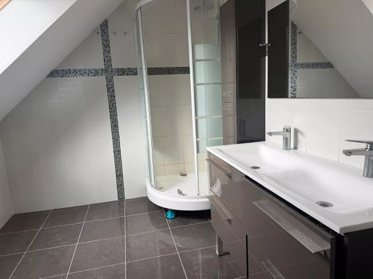 Maison récente 4 chambres avec jardin clos - Photo 1