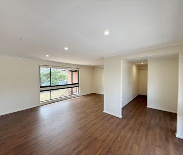 10 Myrtle Close, Adamstown Heights - Photo 3
