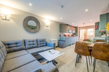 1 bedroom in a house share to rent - Photo 2