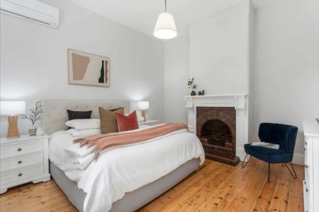 Charming Hills Cottage with Modern Comforts - Photo 5