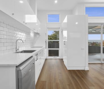 North Facing Two Bedroom Home with Stunning Views - Photo 5