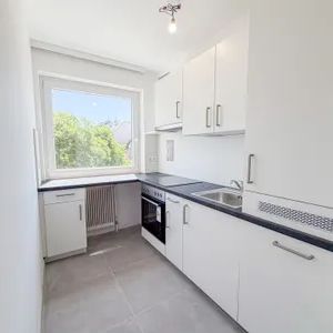 Nahe Hietzinger Hauptstraße - 2-Zimmer Wohnung mit Loggia und Garage - Photo 1