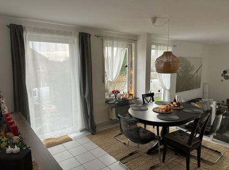 Fröndenberg-Bausenhagen: Ländlich gelegene Doppelhaushälfte mit Garage, Stellplatz, Terrasse und Garten! - Photo 2