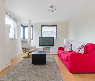 16 Queens Square, 17 Queens Square, Belfast, BT1 3FF - Photo 2