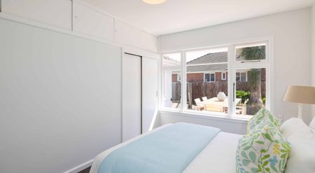 Avonhead, 5 bedrooms - Photo 2