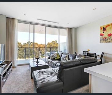 Partially Furnished Executive Apartment! - Photo 1