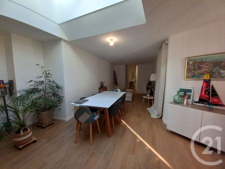 Location Appartement 4 pièces 115m² CHERBOURG-EN-COTENTIN 50100 - Photo 2