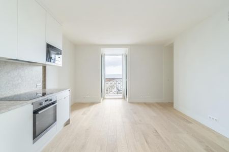 2 Bedroom Apartment, Lisboa - Photo 3