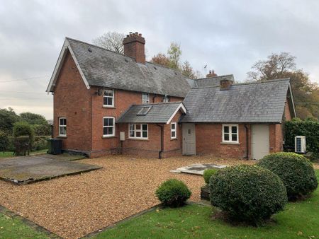 3 bedroom semi-detached house to rent - Photo 4