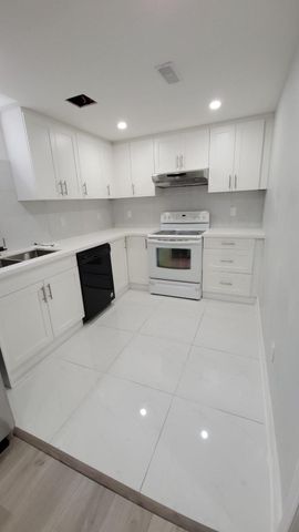 For Lease - 1668 Portland Court, Pickering, Ontario - Photo 2