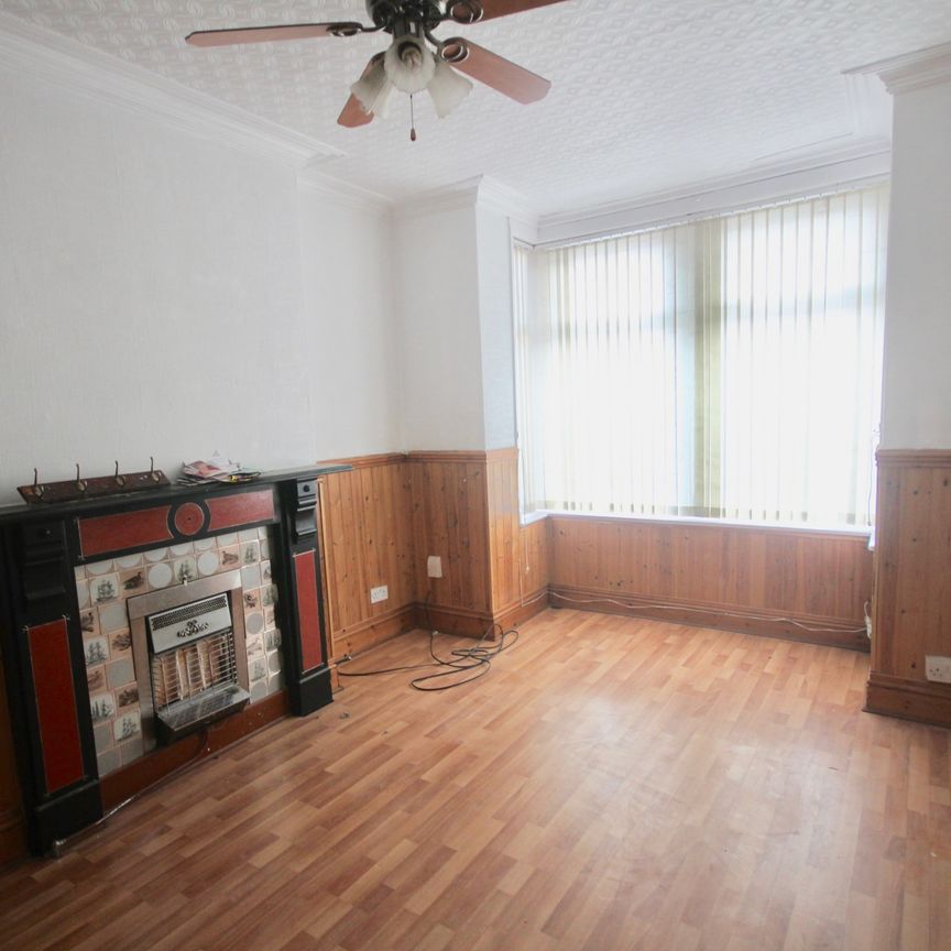 ******** AVAILABLE NOW ******** *** ENTRANCE HALLWAY *** THREE DOUBLE BEDROOM'S *** DINING KITCHEN *** 2 RECEPTION ROOMS *** GARDEN *** ON STREET PARKING *** GAS CENTRAL HEATING *** DOUBLE GLAZED - Photo 1