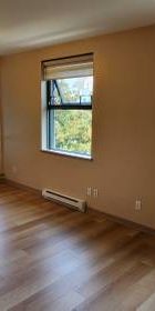 Large 770ft 1 Bed + 1 Bath with patio - Photo 3