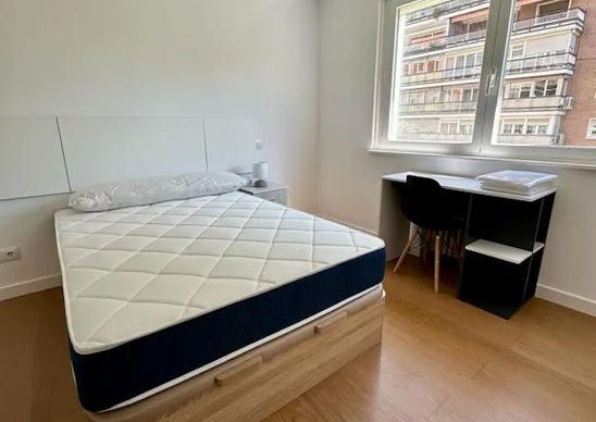 Avenida de Baviera, Madrid, Community of Madrid 28028