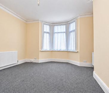 2 bedroom ground floor flat to rent - Photo 5