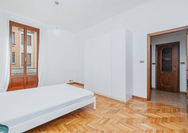 Trilocale in Via Monte Nevoso, Milano