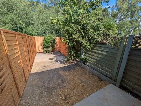 Broadfield 0 bedroom house share to rent - Photo 3