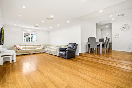 108 Bogalara Road, Old Toongabbie NSW 2146 - House For Rent | Domain - Photo 4