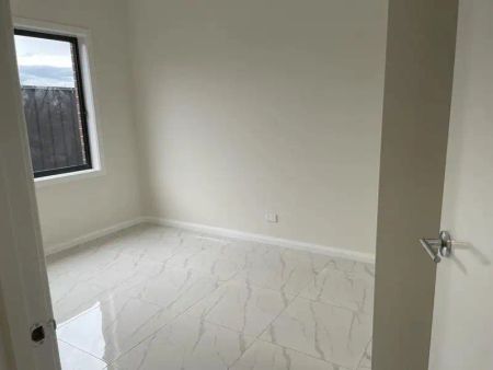 “Brand New House For Lease In The Heart of Truganina” - Photo 2