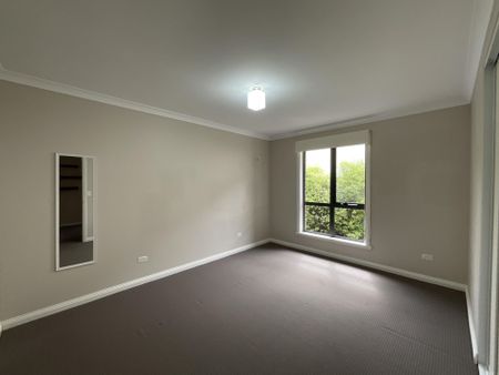 Modernised unit, you'll love Living Here! - Photo 2