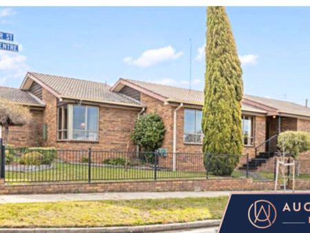 Spacious Family Home in Wendouree - Photo 3