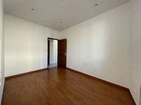 Location Appartement 3 pièces 55m² AUBAGNE 13400 - Photo 3