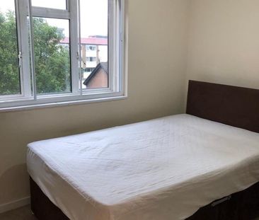 3 Bed Flat, Jubilee Street, E1 - Photo 6