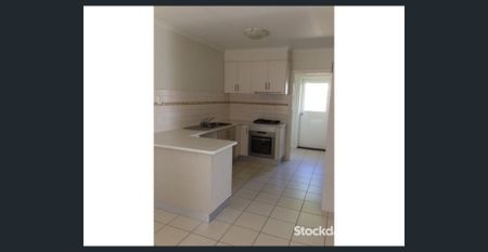 Townhouse in the CBD - Photo 5