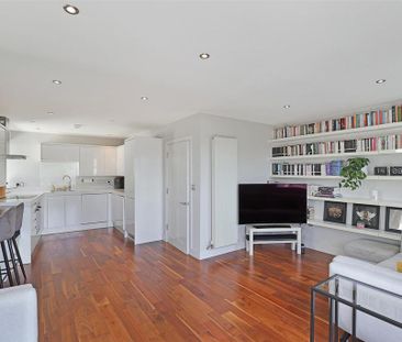 2 bedroom penthouse to rent - Photo 5