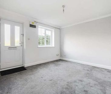 Langston Court, High Wycombe, HP12 - Photo 2