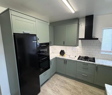 6 bedroom semi-detached house to rent - Photo 4