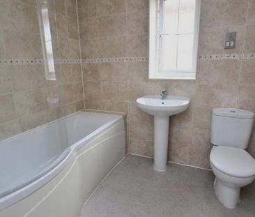 3 bedroom detached bungalow to rent - Photo 3