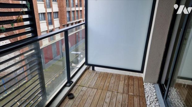 LILLE - DANS UNE RESIDENCE RECENTE - APPARTEMENT DE TYPE 2 AVEC BALCON ET PARKING SOUS SOL - - Photo 1