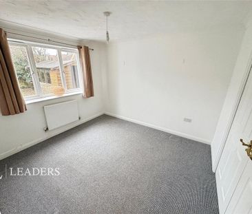 4 bedroom detached house to rent - Photo 3
