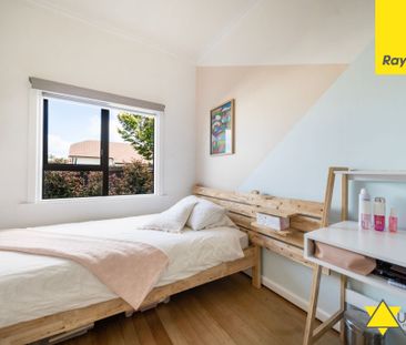 Versatile Living in the Heart of Onehunga - Photo 6