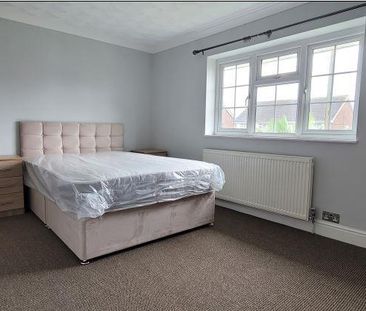 1 bedroom in a house share to rent - Photo 5