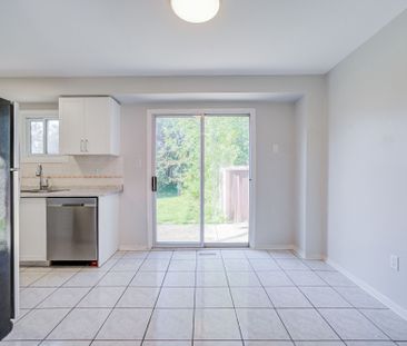 For Lease - 2032 Glenada Crescent, Oakville, Ontario - Photo 4