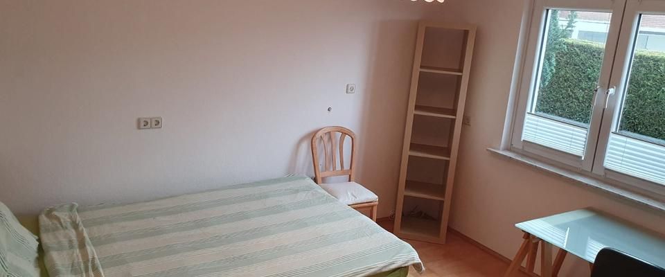 WG Zimmer im Reihenhaus, Spielstraße, möbliert, Terrasse, Wlan - Foto 1