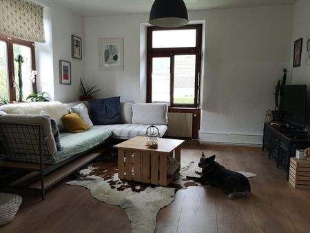 4.5 room apartment with garden and parking space - Photo 4