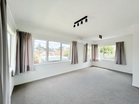 Two Bedroom Unit with Carport in Remuera - Photo 2