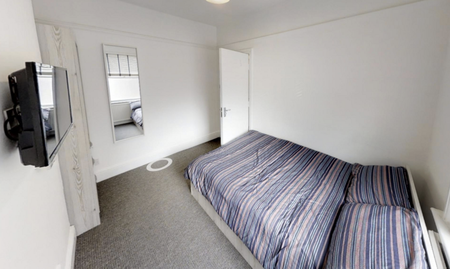 5 bedroom house to rent - Photo 2