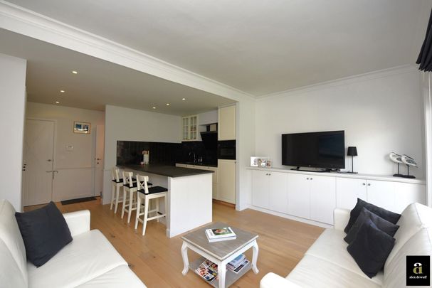 Moderne gemeubelde studio met terras vlakbij het strand - Photo 1