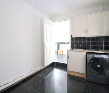 4 Bedroom Detached To Rent - Photo 2