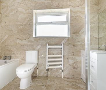 4 bedroom detached house to rent - Photo 2