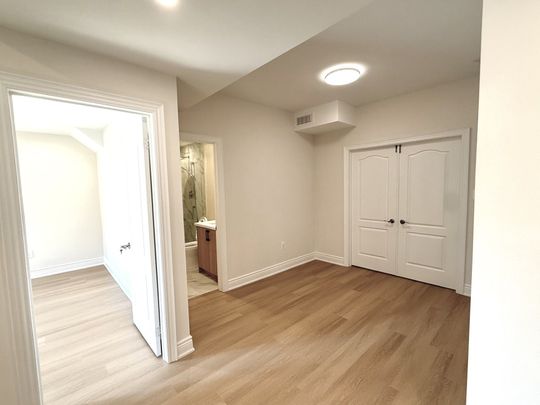 For Lease - 104 Mitchell Place, Newmarket, Ontario - Photo 1