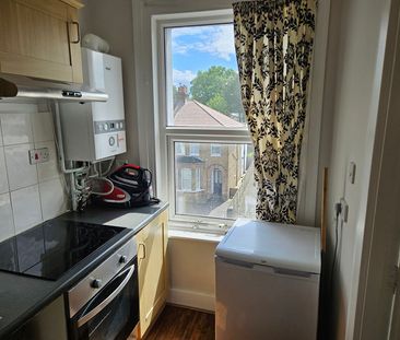 Lower Addiscombe Road - Photo 5