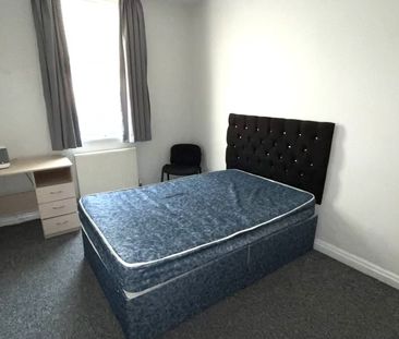 Room 2, 1a, Elmsley Street, Preston - Photo 3