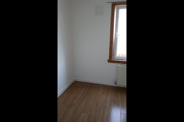 2 Bed Flat, Restalrig Square, EH7 - Photo 1